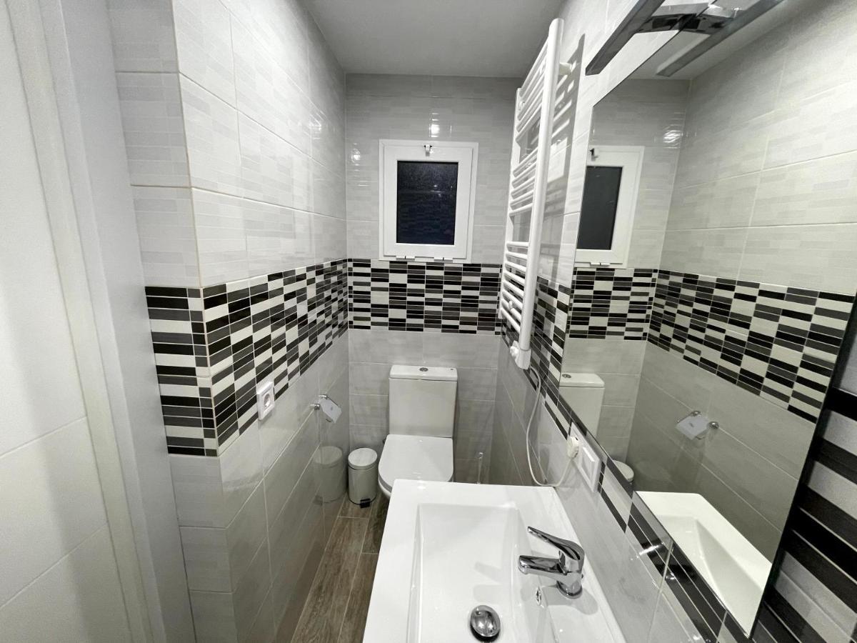 Sant Adria Beach Apartment Wi-Fi Parking Free Sant Adria de Besos Exterior photo